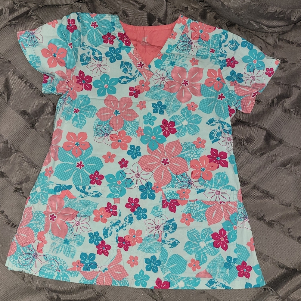 MC2 scrub top Small like new** floral